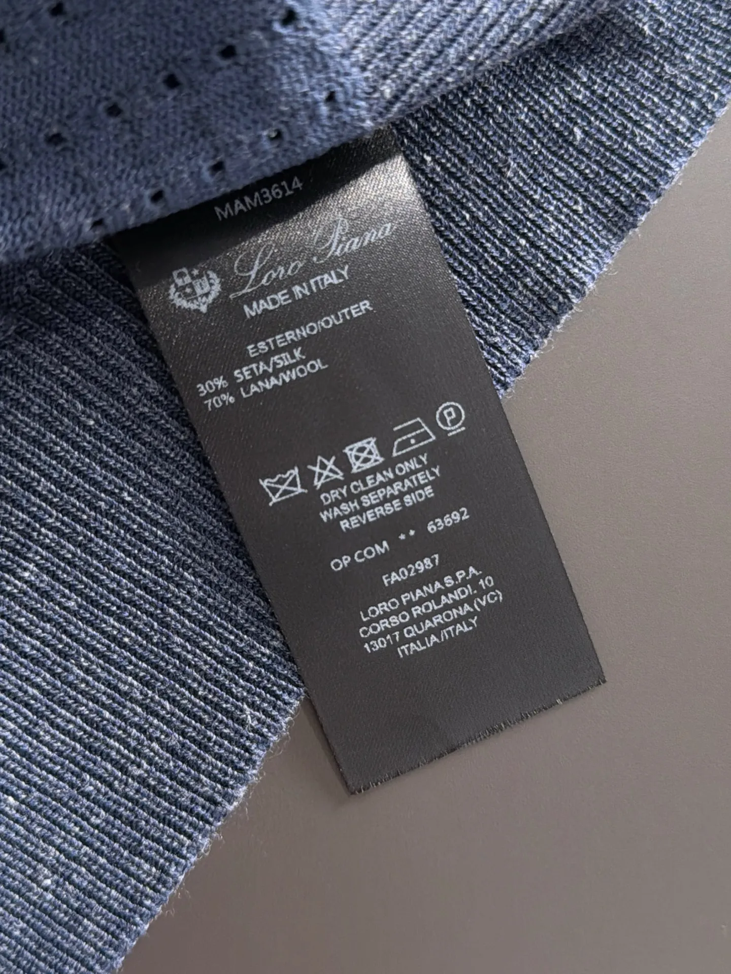 Next day shipment LP high quality Loro Piana 26ss New Arrival men's short-sleeved T-shirt Made of combed cotton yarn knitted cotton fabric, no pressure when entering and exiting the counter Exclusive control of raw materials It feels substantial when weighed, and the upper body is more textured than ordinary T-shirts. This texture can cope with the weather easily and is suitable for both hot and cold! Loose fit design, looks noble. The only correct version is available Size: M to XXXL